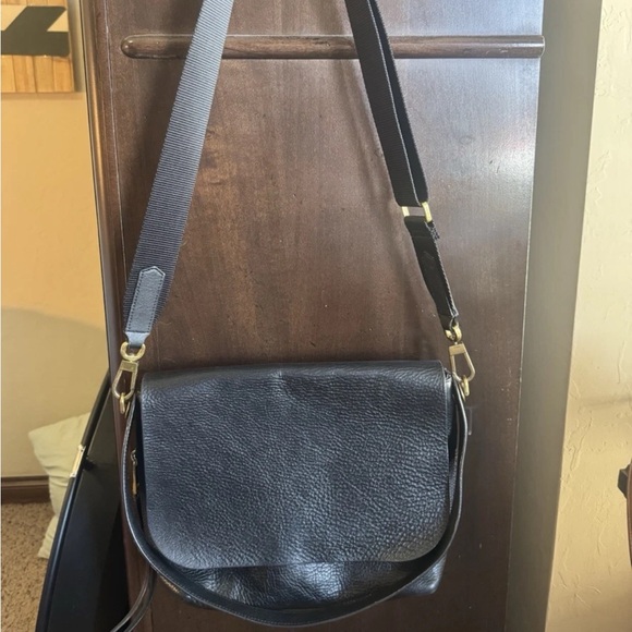 Fossil Crossbody Or Shoulder Strap   Black Pebble Leather Bag Purse. Clean! 9x11 - Picture 1 of 12